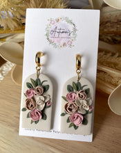 Load image into Gallery viewer, Elegant Spring Bouquet Arches
