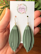 Load image into Gallery viewer, Summer Green Feather Hooks
