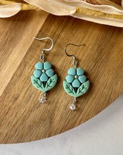 Load image into Gallery viewer, Blue Dainty Drop Beaded Flowers
